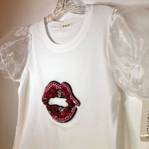 NWT | Beautiful White Blouse with Kiss 💋